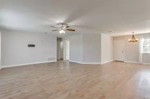 306 Kathy Ln, Granbury, TX 76049 - Photo 7