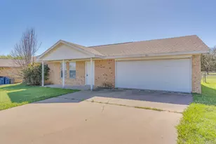 306 Kathy Ln, Granbury, TX 76049 - Photo 5