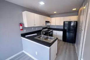 551 Ranch Trail, Irving, TX 75063 - Photo 5