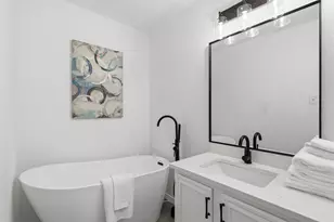 1379 Honeysuckle Ln, Lewisville, TX 75077 - Photo 3