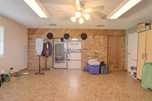 914 S Ave N, Clifton, TX 76634 - Photo 25