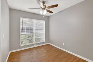 526 Newberry St, Grand Prairie, TX 75052 - Photo 11