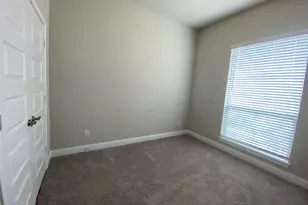 209 Johnson St, Granbury, TX 76048 - Photo 23