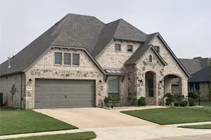 209 Johnson St, Granbury, TX 76048 - Photo 3