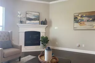 209 Johnson St, Granbury, TX 76048 - Photo 11