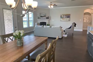 209 Johnson St, Granbury, TX 76048 - Photo 15