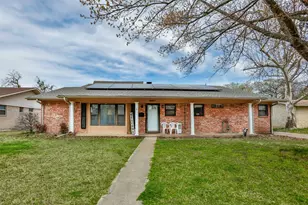 1907 Bridle Ln, Gainesville, TX 76240 - Photo 3