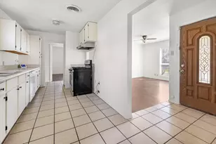 6431 Jerrell St, North Richland Hills, TX 76180 - Photo 9