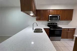 1404 Shufford St, Irving, TX 75060 - Photo 3