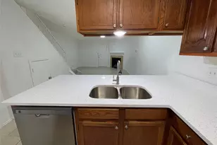 1404 Shufford St, Irving, TX 75060 - Photo 5