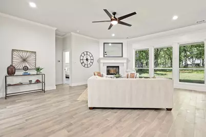 128 Saint Andrews Drive E, Mabank, TX 75156 - Photo 7