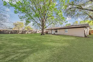 2638 Crestbrook Ln, Grand Prairie, TX 75052 - Photo 37