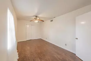 2638 Crestbrook Ln, Grand Prairie, TX 75052 - Photo 27