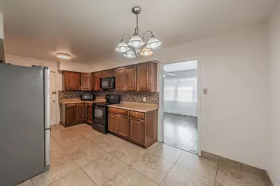 2638 Crestbrook Lane, Grand Prairie, TX 75052 - Photo 11