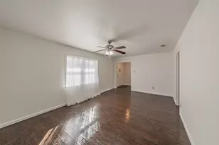 2638 Crestbrook Ln, Grand Prairie, TX 75052 - Photo 7