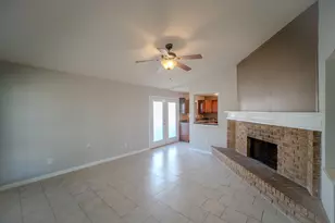 6802 Blackberry Dr, Arlington, TX 76016 - Photo 7