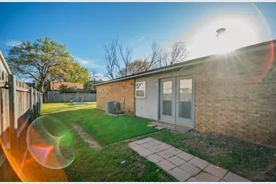 6802 Blackberry Drive, Arlington, TX 76016 - Photo 21