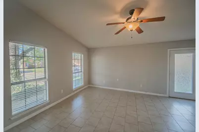 6802 Blackberry Drive, Arlington, TX 76016 - Photo 5