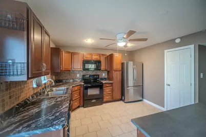 6802 Blackberry Drive, Arlington, TX 76016 - Photo 3