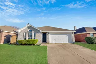 749 Nelson Pl, Burleson, TX 76028 - Photo 1