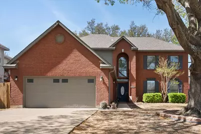 6104 Hedgeapple Court, Arlington, TX 76001 - Photo 1