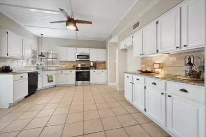 6104 Hedgeapple Court, Arlington, TX 76001 - Photo 11