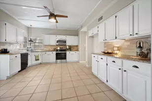 6104 Hedgeapple Ct, Arlington, TX 76001 - Photo 11