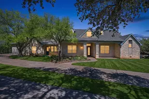 2306 Winton Terrace Ct, Granbury, TX 76048 - Photo 3