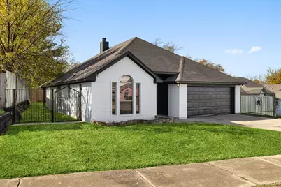 309 Dupont Circle, Fort Worth, TX 76134 - Photo 3