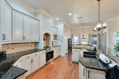 9321 S Longwood Drive, Granbury, TX 76049 - Photo 11