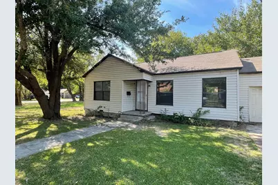 919 S Clements Street, Gainesville, TX 76240 - Photo 1