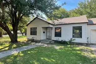 919 S Clements St, Gainesville, TX 76240 - Photo 1