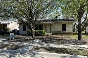 200 Cumberland Rd, Waxahachie, TX 75165 - Photo 1