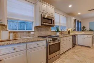 830 N Clinton Ave, Dallas, TX 75208 - Photo 17