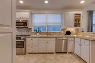 830 N Clinton Ave, Dallas, TX 75208 - Photo 21