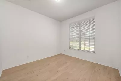 1020 Fair Oaks Drive, Grand Prairie, TX 75052 - Photo 9