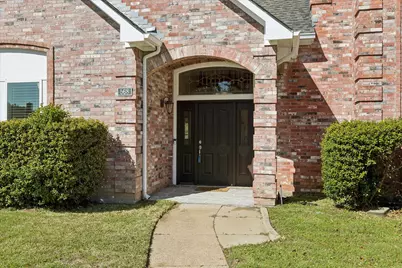 568 Cooper Street, Grand Prairie, TX 75052 - Photo 3