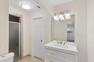 568 Cooper St, Grand Prairie, TX 75052 - Photo 19