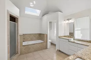 568 Cooper St, Grand Prairie, TX 75052 - Photo 17