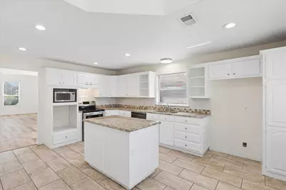 568 Cooper Street, Grand Prairie, TX 75052 - Photo 11