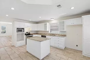 568 Cooper St, Grand Prairie, TX 75052 - Photo 11