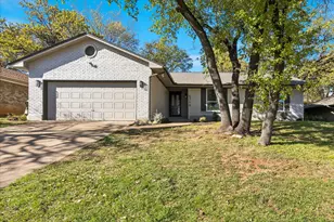 5719 Valley Ridge Ct, Arlington, TX 76017 - Photo 1