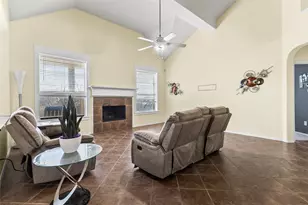 824 Peach Ln, Burleson, TX 76028 - Photo 17