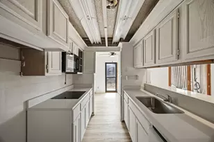 438 Arborview Dr, Garland, TX 75043 - Photo 11