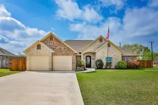 700 Mary Lee Ln, Collinsville, TX 76233 - Photo 1