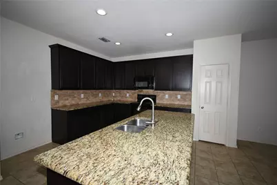 201 Plantation Drive, Waxahachie, TX 75165 - Photo 11