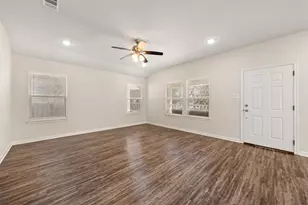 503 Washington Ave, McGregor, TX 76657 - Photo 3