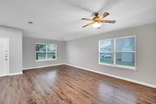 818 Cascade Dr, Glenn Heights, TX 75154 - Photo 3