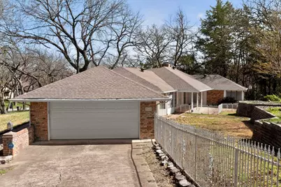 266 N Creekwood Drive, Lancaster, TX 75146 - Photo 37