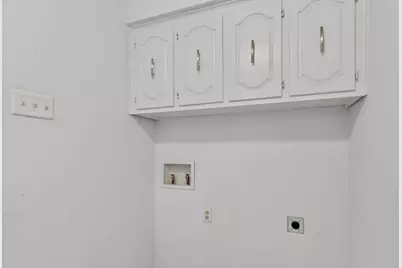 266 N Creekwood Drive, Lancaster, TX 75146 - Photo 35